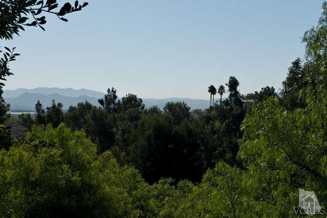 430 Sereno Place Camarillo, CA 93010 - Photo 27 of 33 a view of a city