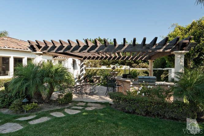 430 Sereno Place Camarillo, CA 93010 - Photo 31 of 33 a view of a black and white house