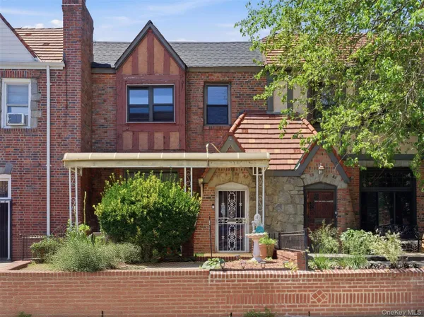 $779,999 | 130-54 226th Street | Laurelton