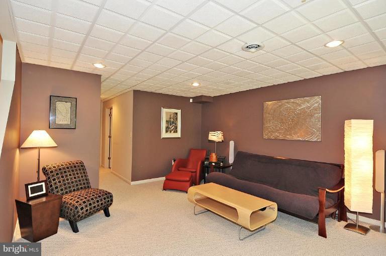6371 Wind Rider Way Columbia, MD 21045 - Photo 14 of 20 Family Room
