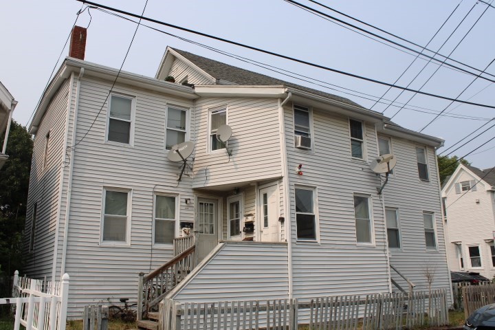 13 1/2 Cleveland Street Gloucester, MA 01930 - Photo 2 of 31