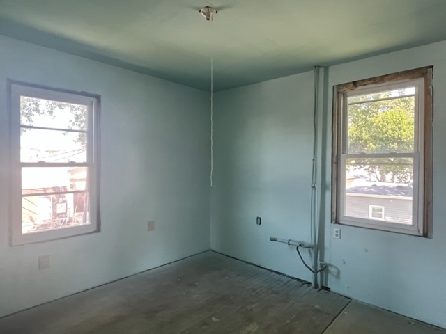402 North 3rd Street Rochelle, IL 61068 - Photo 11 of 15 an empty room with a window