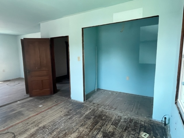 402 North 3rd Street Rochelle, IL 61068 - Photo 8 of 15 an empty room with closet