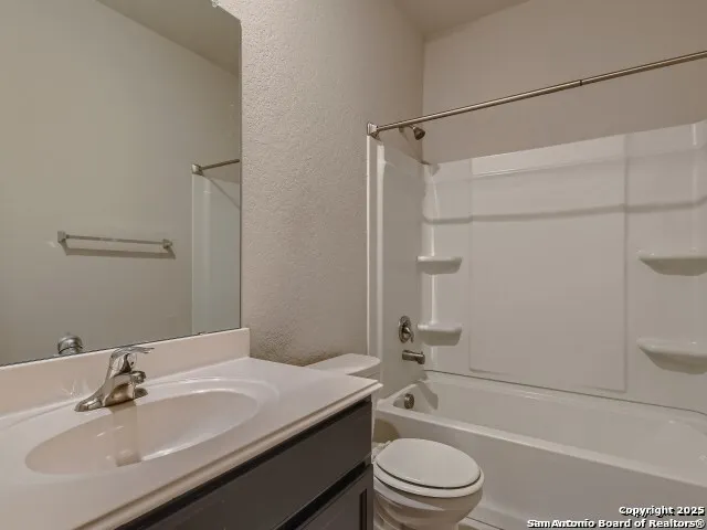 $2,400 | 11518 Biddle Heights, San Antonio, TX 78253