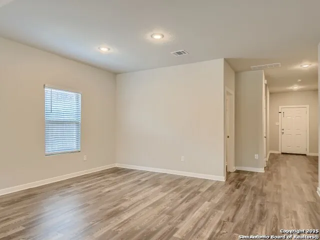 $2,400 | 11518 Biddle Heights, San Antonio, TX 78253