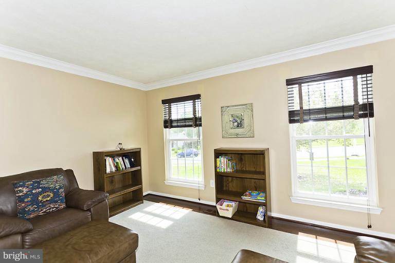 3324 Pouska Road Abingdon, MD 21009 - Photo 7 of 26 Living Room