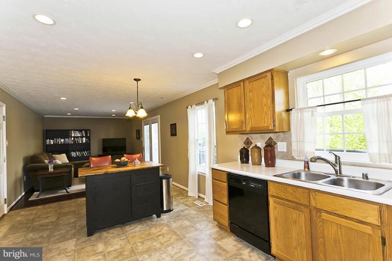 3324 Pouska Road Abingdon, MD 21009 - Photo 9 of 26 Kitchen