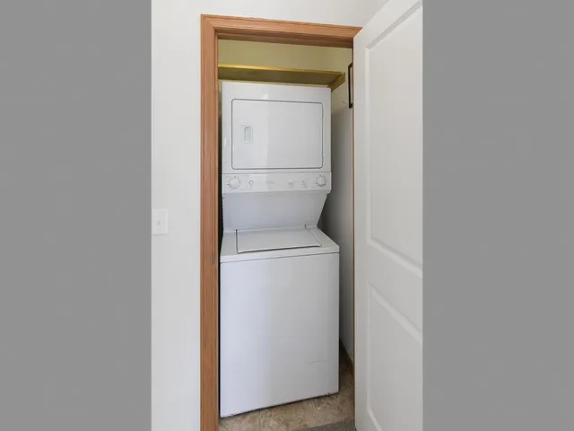 $275,000 | 9630 Independence Circle, Unit 201, Chanhassen, MN 55317