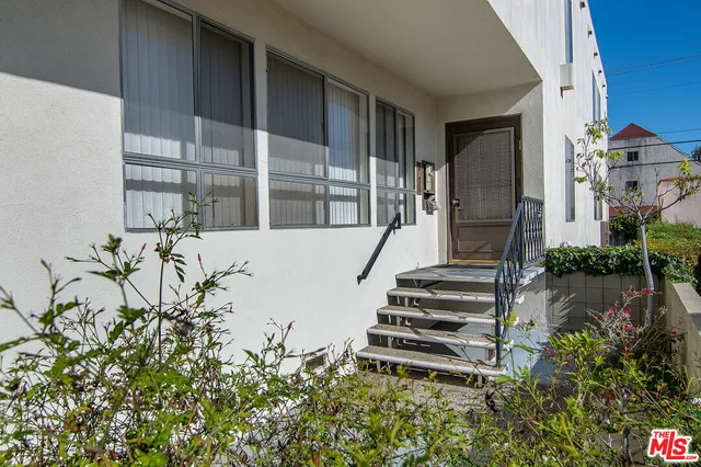 $6,495 | 344 South Doheny Drive, Unit 3, Beverly Hills, CA 90211