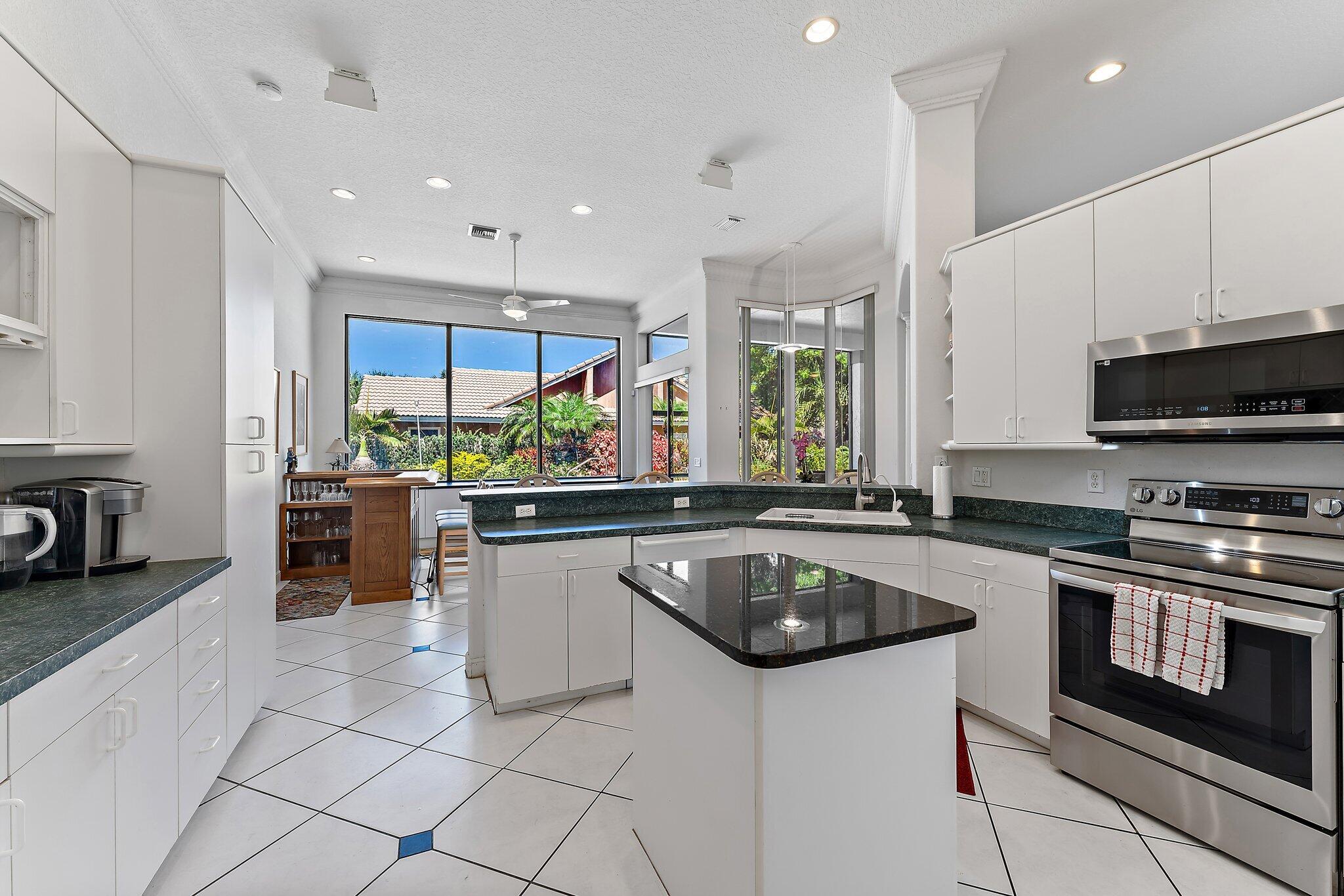 103 Timber Lane Jupiter, FL 33458 - Photo 13 of 40 Kitchen