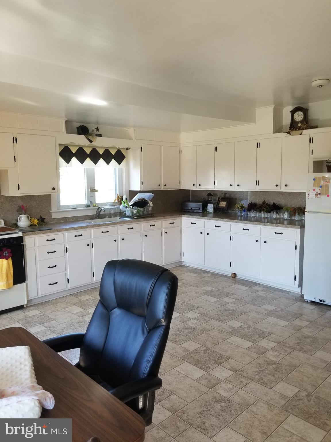 852 Hossler Road Manheim, PA 17545 - Photo 7 of 12