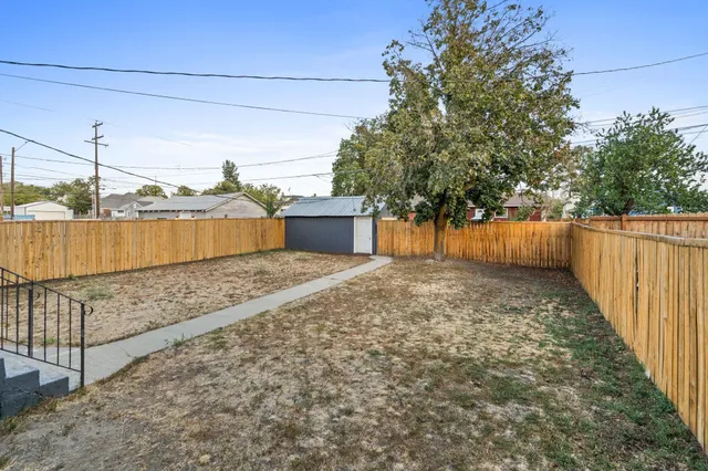 $350,000 | 1609 West Augusta Avenue, Spokane, WA 99205