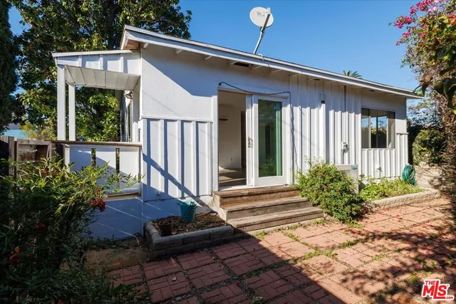 $2,750 | 3171 Silver Lake Boulevard, Los Angeles, CA 90039