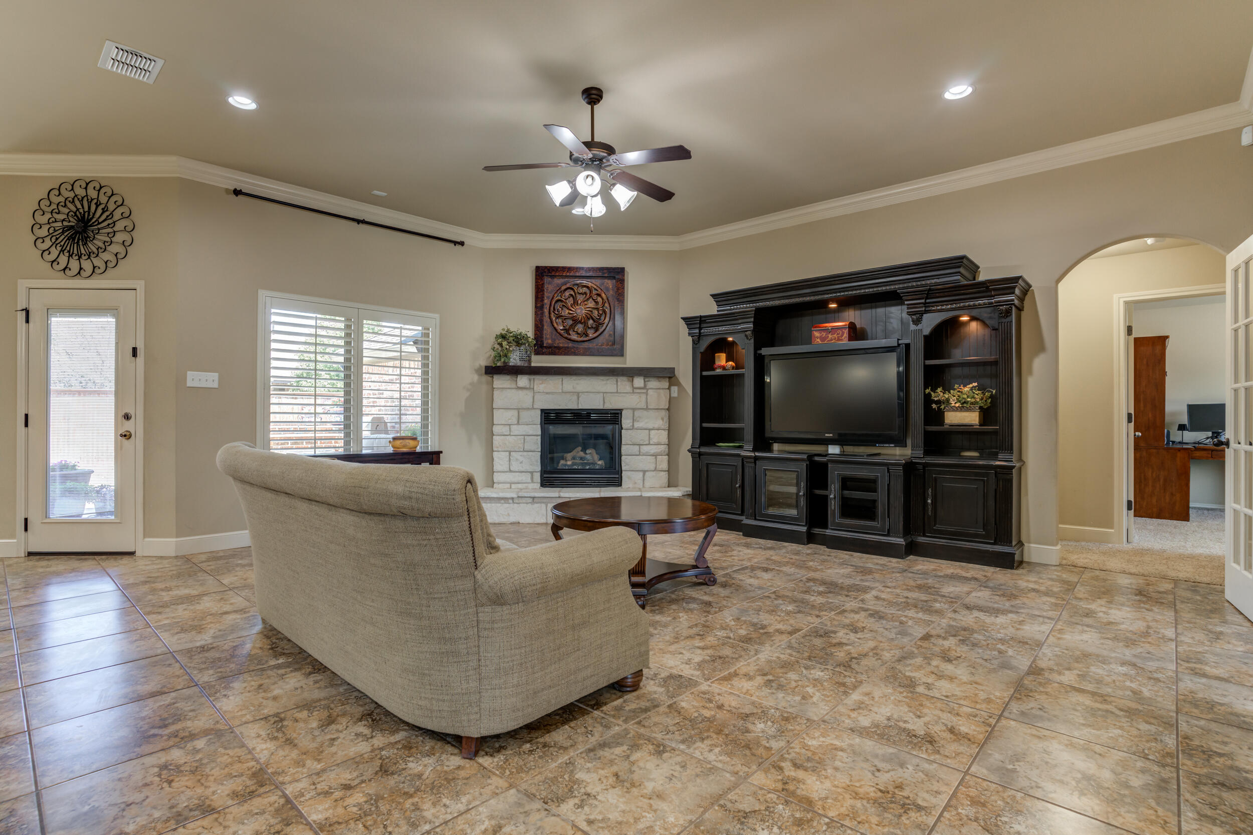 6312 75th Place Lubbock, TX 79424 - Photo 12 of 74 1i
