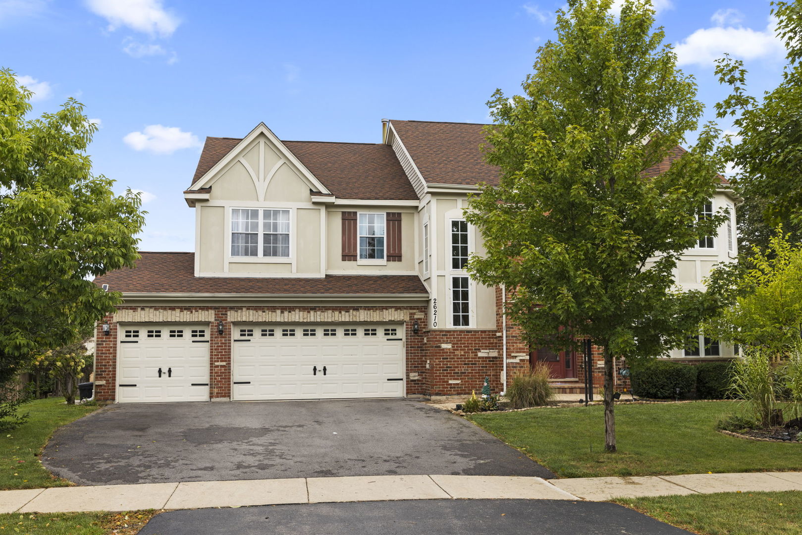 26210 Mapleview Drive Plainfield, IL 60585 - Photo 3 of 55 a front view of a house with a yard
