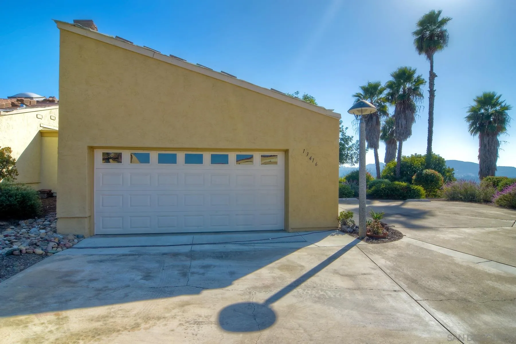 13416 The Square Poway, CA 92064 - Photo 33 of 35 a view of backyard with plants