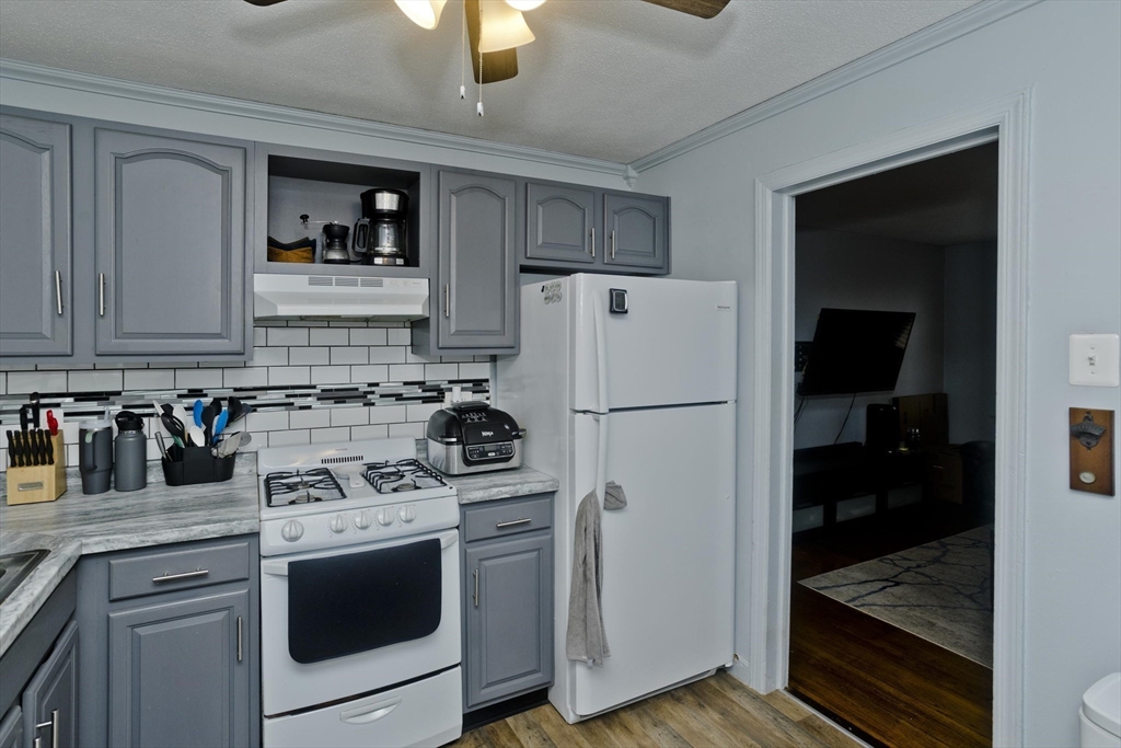 481 Cold Spring Avenue, Unit 2B (4) West Springfield, MA 01089 - Photo 5 of 24 Gallery Image 5