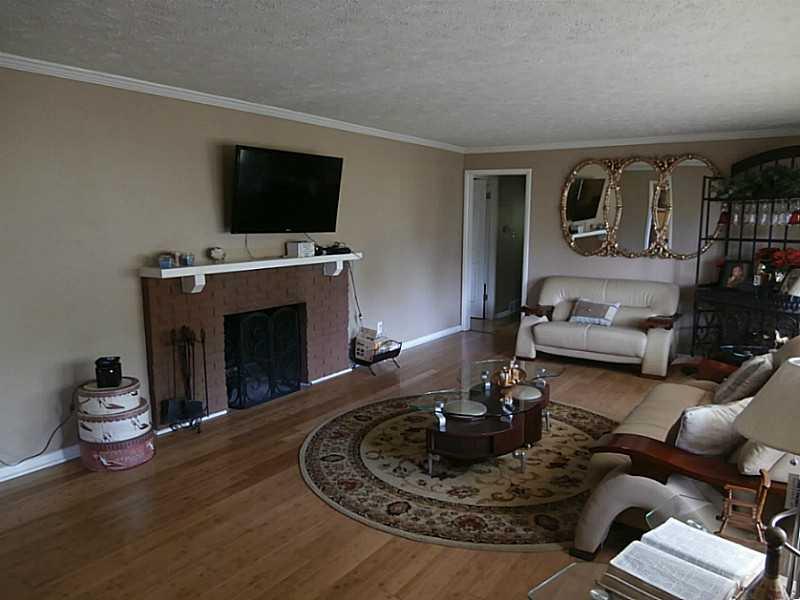 5316 Radnor Road Indianapolis, IN 46226 - Photo 3 of 15 Gallery Image 3
