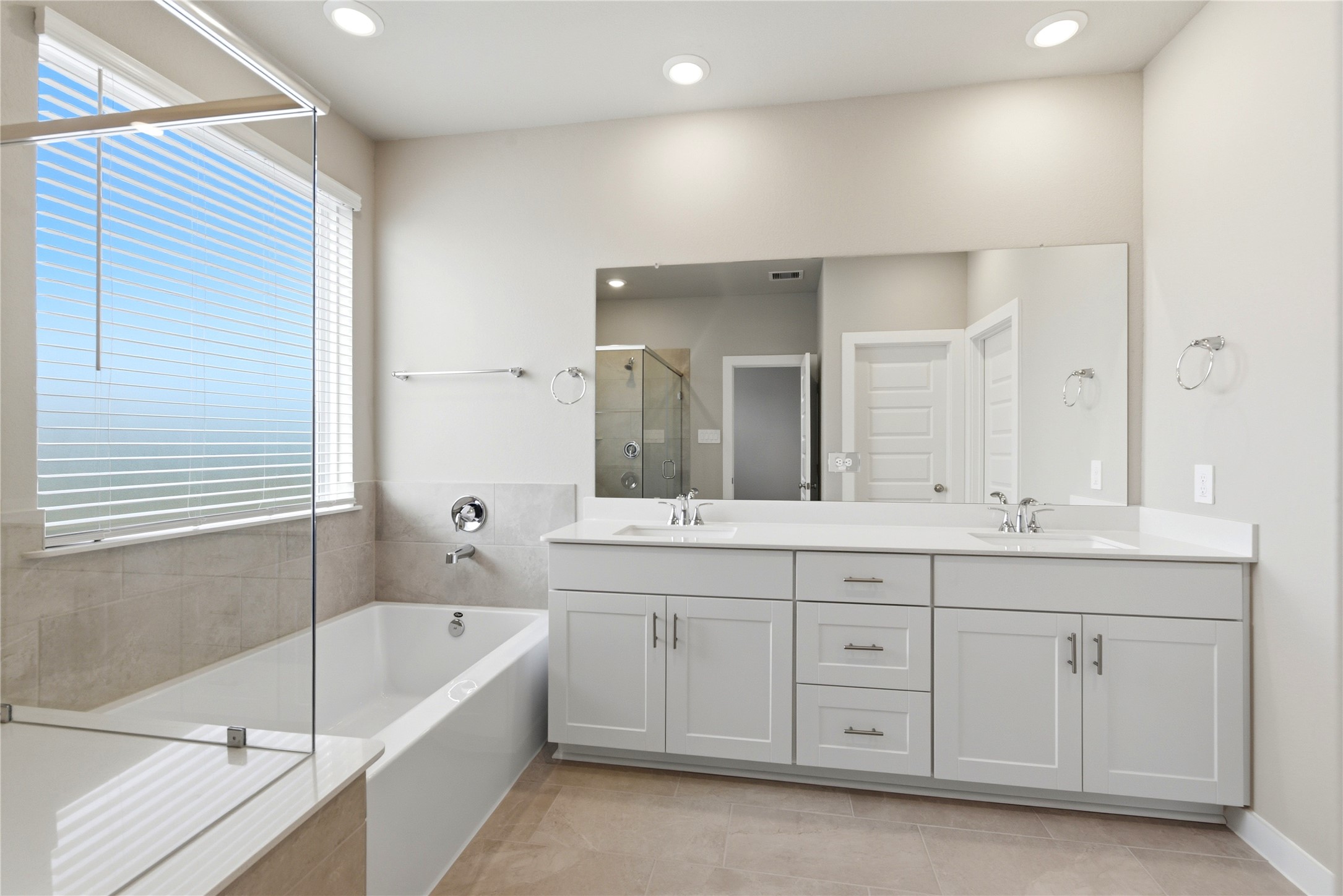 10010 Rustic Charm Street Houston, TX 77080 - Photo 9 of 23 Double Sink Master Bathroom.