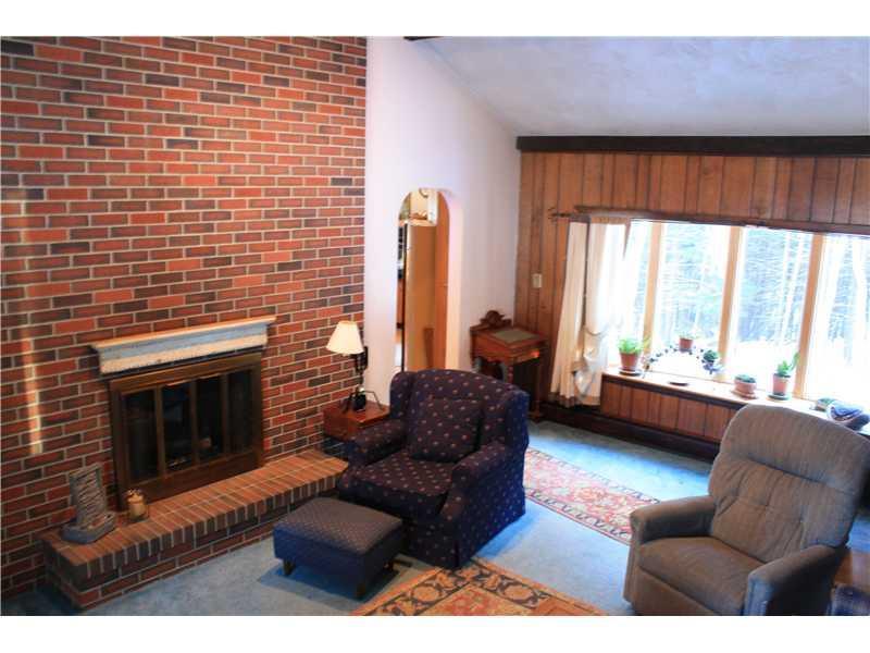 56 Grassy Road Orrs Island, ME 04066 - Photo 2 of 19 Living Room.