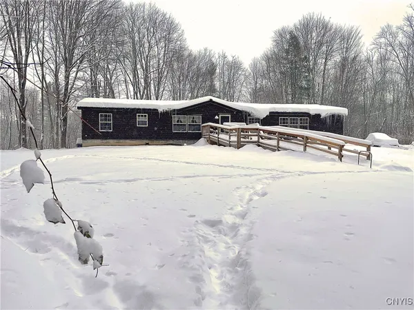 $280,000 | 166 Highway 48, Phoenix, NY 13135
