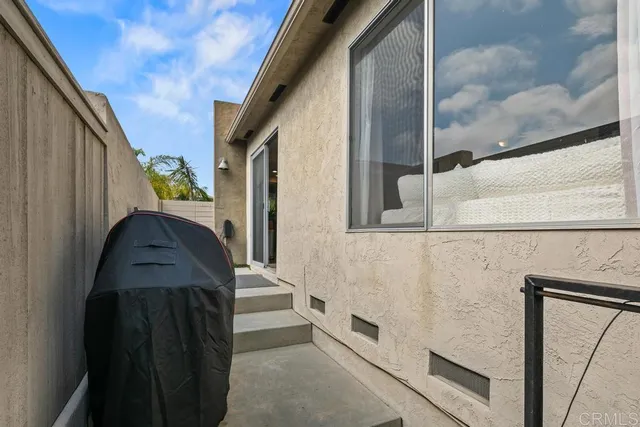 $1,849,000 | 943 Windy Hill Terrace, Encinitas, CA 92024