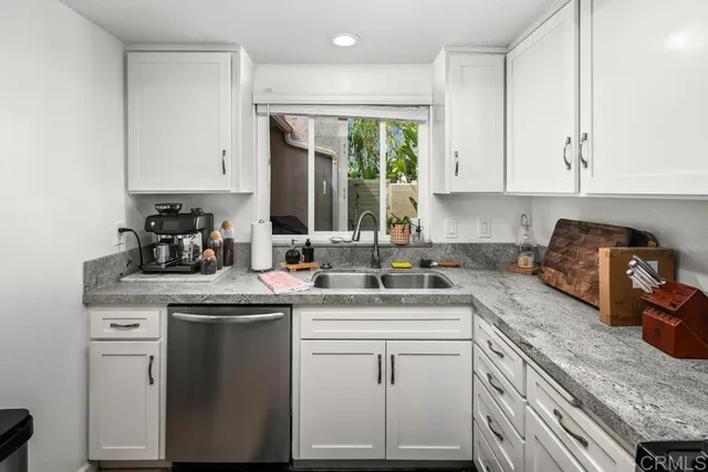 $1,849,000 | 943 Windy Hill Terrace, Encinitas, CA 92024