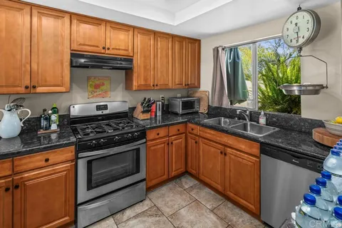 $1,849,000 | 943 Windy Hill Terrace, Encinitas, CA 92024