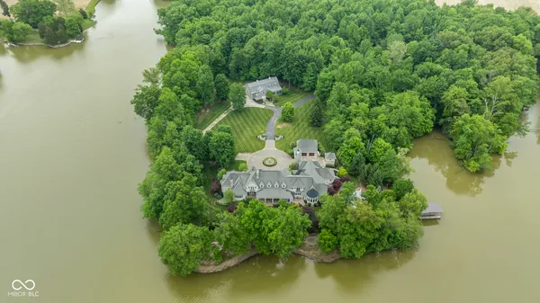 $4,900,000 | 13198 North County Road 400 East, Batesville, IN 47006