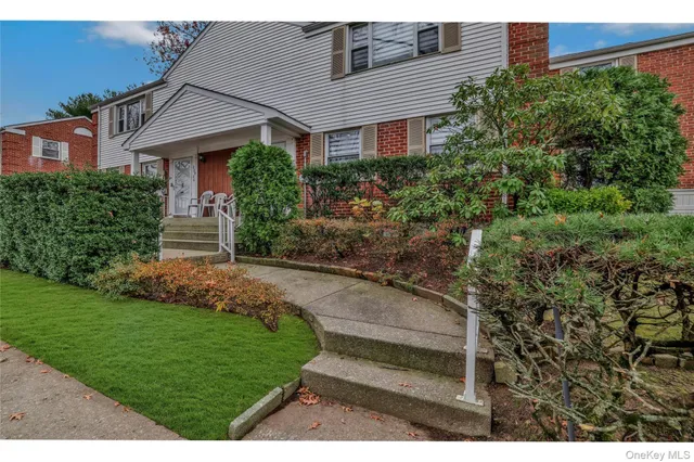 $778,000 | 22904 67th Avenue, Unit 38 | Oakland Gardens