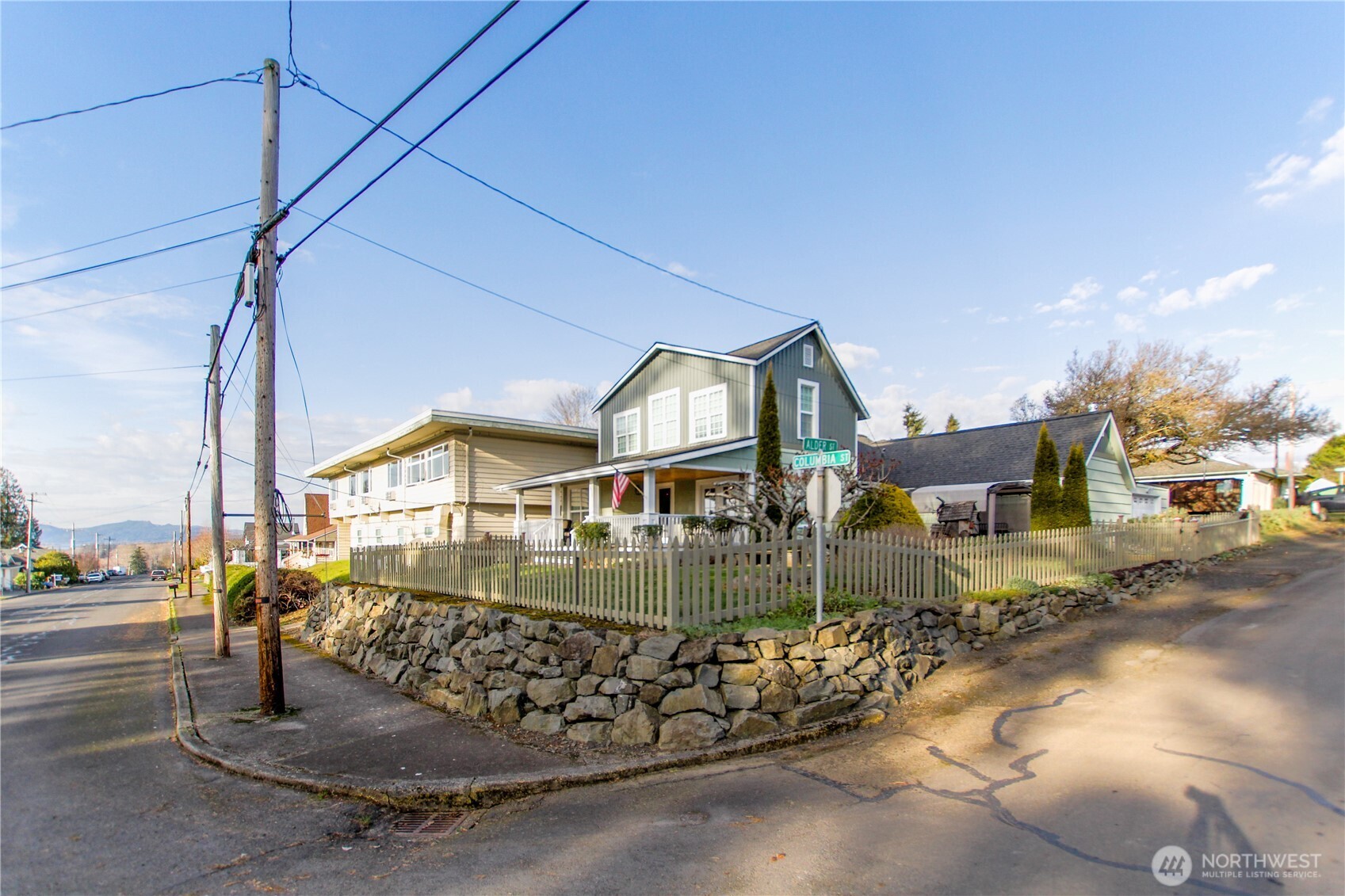 475 Columbia Street Cathlamet, WA 98612 - Photo 4 of 40