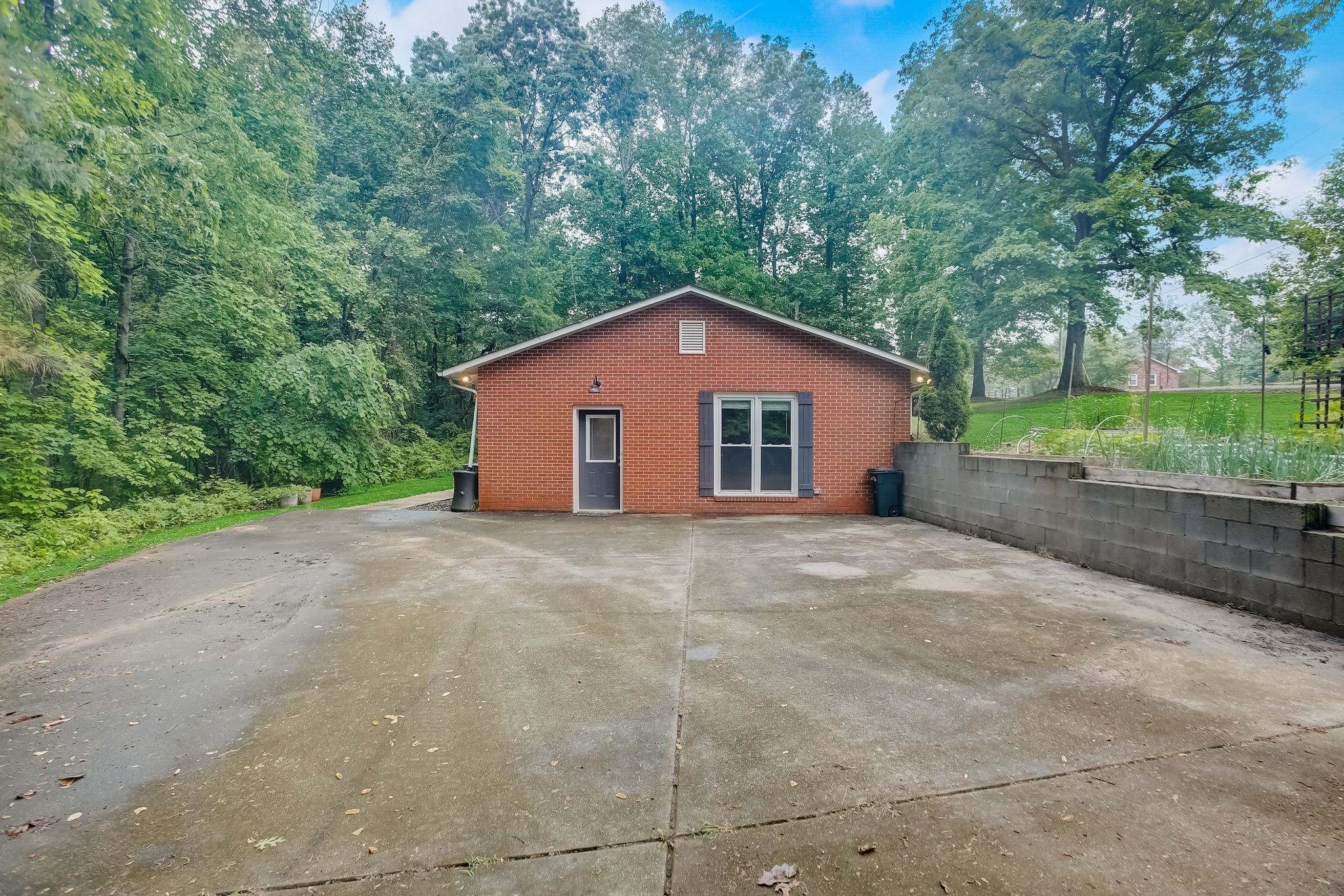 2236 Wolfe Road White Bluff, TN 37187 - Photo 4 of 35 Gallery Image 4