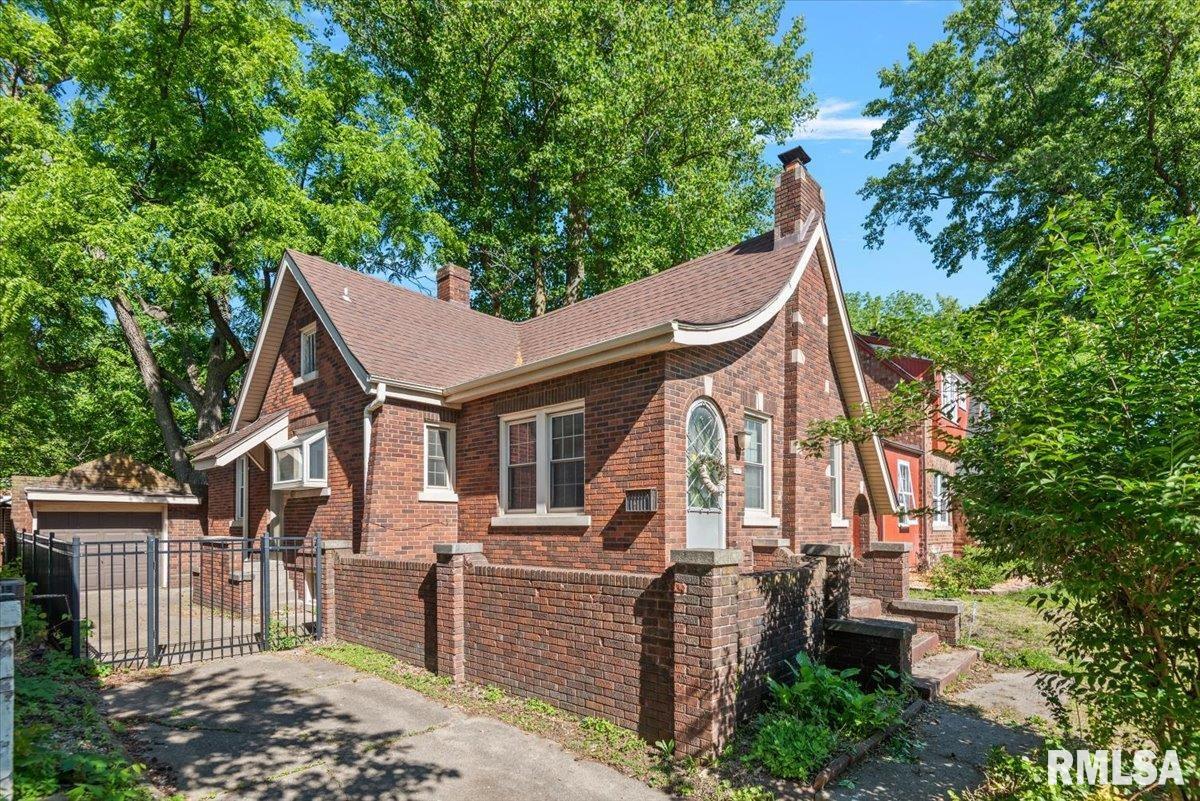 1907 South 5th Street Springfield, IL 62703 - Photo 2 of 24