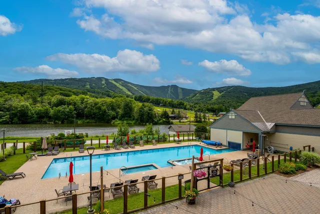 $143,000 | 228 East Mountain Road, Unit DA DUP GRAND HOTEL 152 II (GODBOUT), Killington, VT 05751