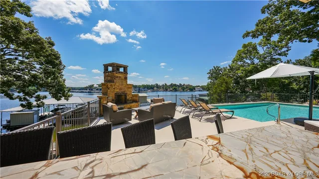 $2,850,000 | 1362 Grand Cove Road, Sunrise Beach, MO 65079