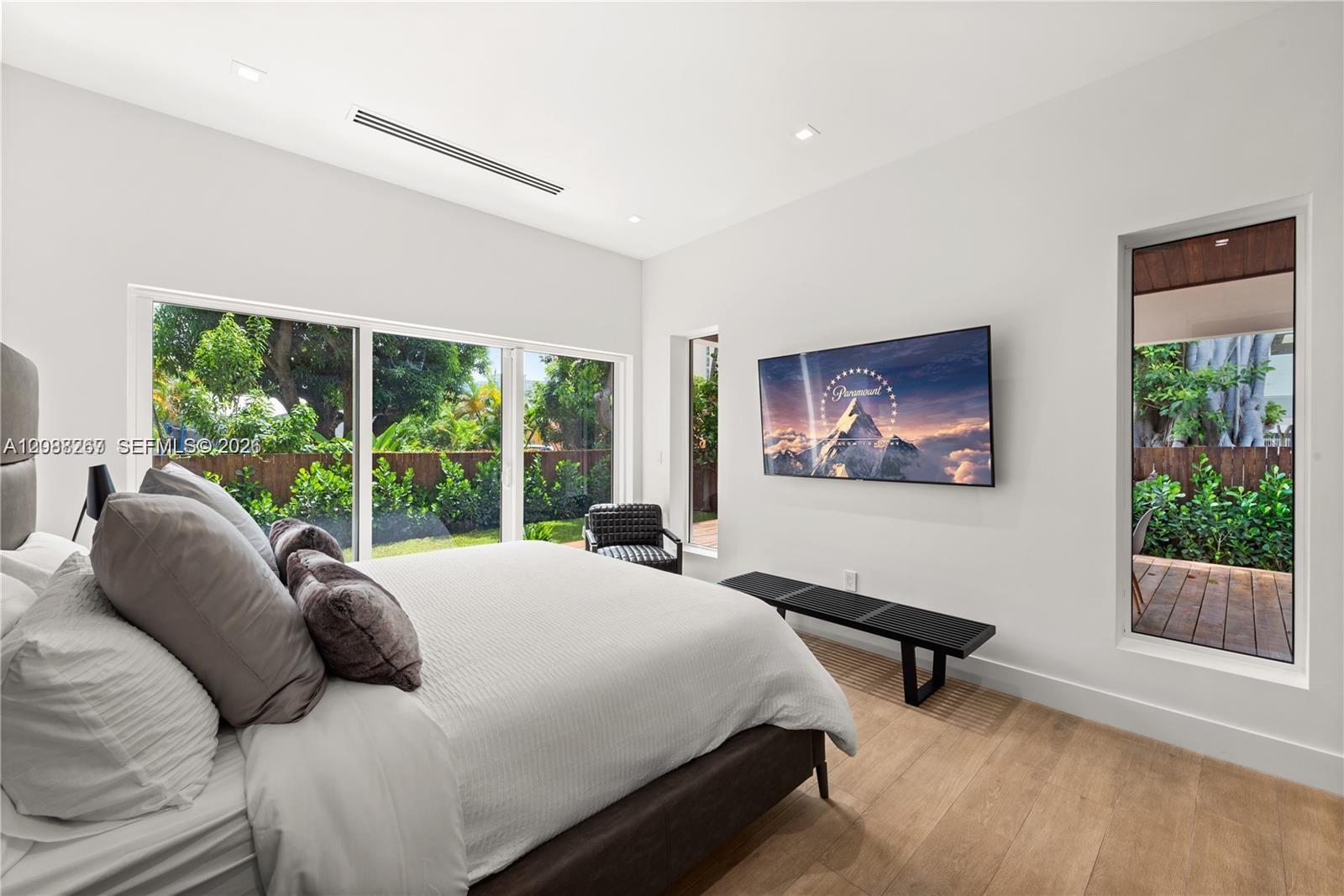 270 Southwest 29th Road Miami, FL 33129 - Photo 16 of 54 Gallery Image 16