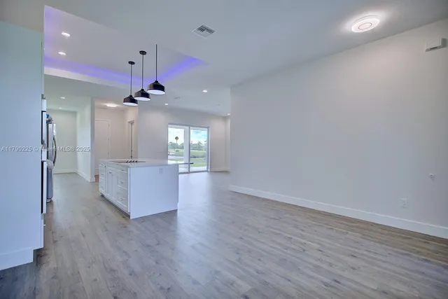 $445,000 | 5224 Columbus Boulevard, Sebring, FL 33872