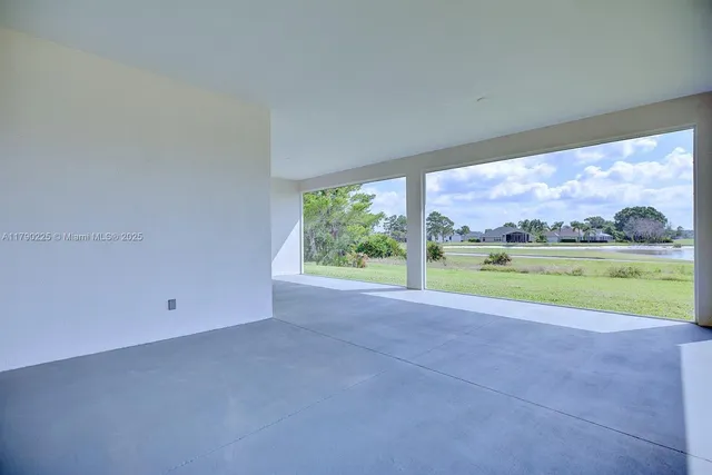 $445,000 | 5224 Columbus Boulevard, Sebring, FL 33872