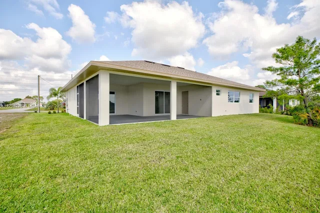 $445,000 | 5224 Columbus Boulevard, Sebring, FL 33872