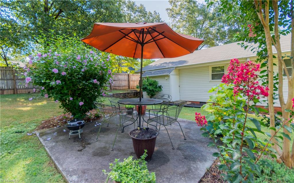 1423 Rankin Road Greensboro, NC 27405 - Photo 2 of 16 Gallery Image 2