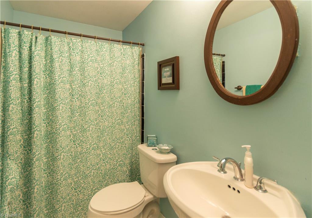 1423 Rankin Road Greensboro, NC 27405 - Photo 11 of 16 Gallery Image 11