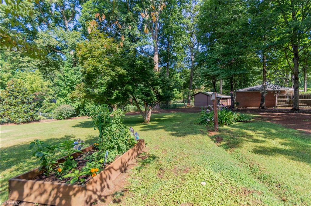 1423 Rankin Road Greensboro, NC 27405 - Photo 3 of 16 Gallery Image 3