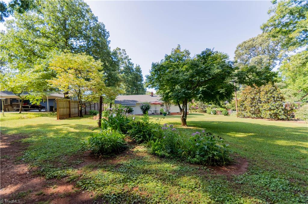 1423 Rankin Road Greensboro, NC 27405 - Photo 4 of 16 Gallery Image 4