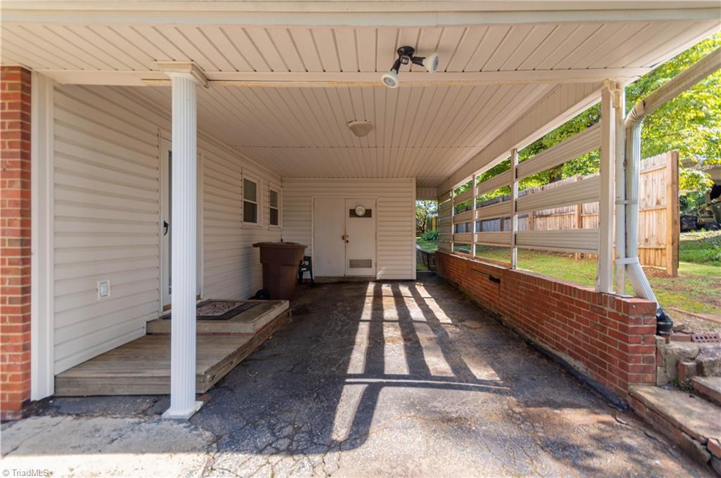 1423 Rankin Road Greensboro, NC 27405 - Photo 5 of 16 Gallery Image 5