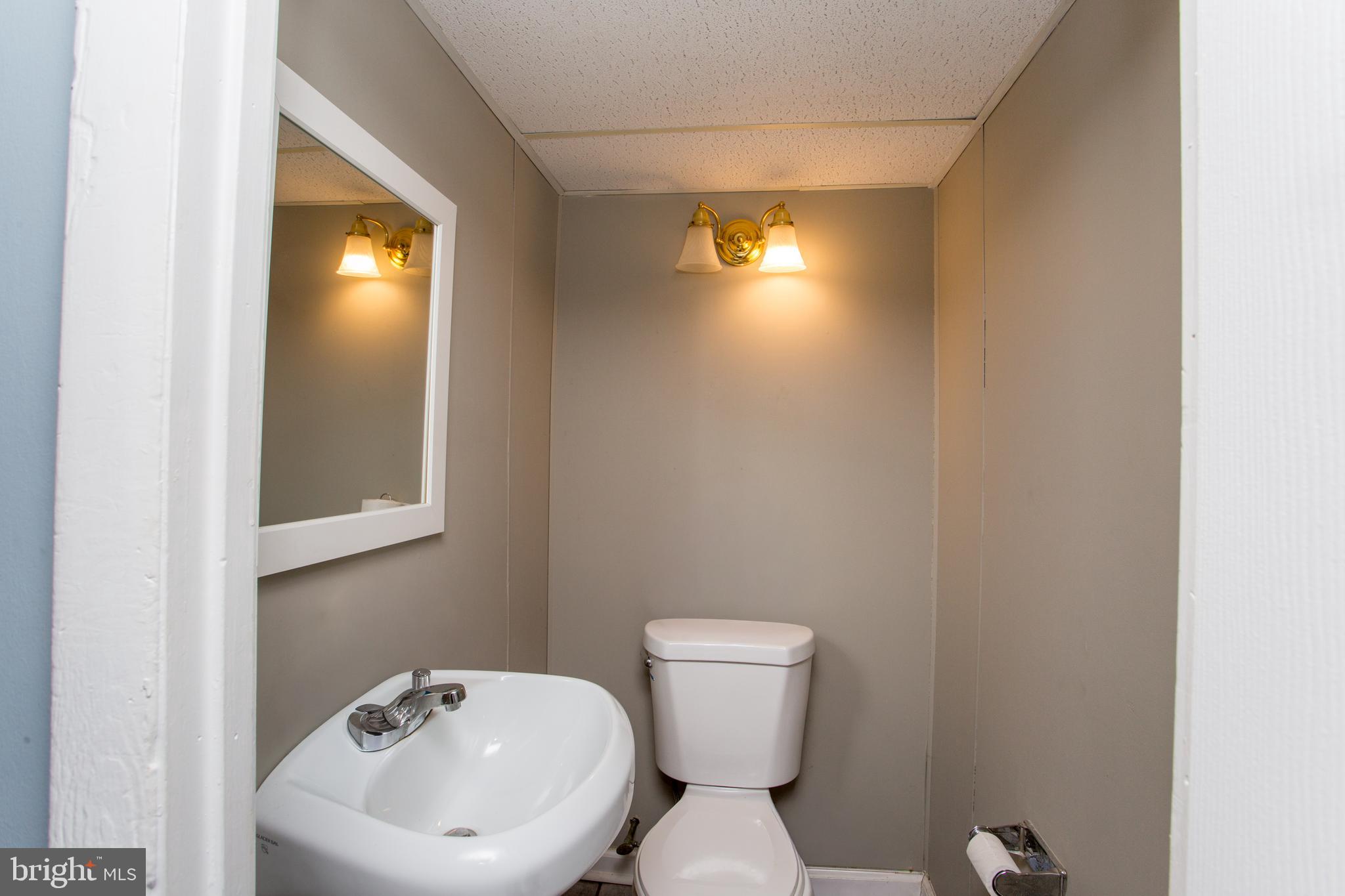 6228 Erdrick Street Philadelphia, PA 19135 - Photo 29 of 37