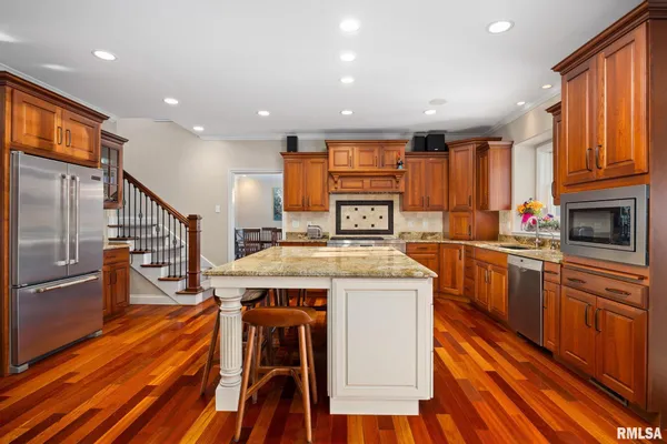 $995,000 | 919 Copperpoint Drive, Dunlap, IL 61525