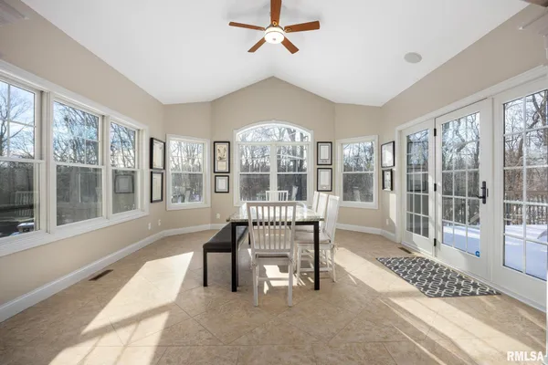 $995,000 | 919 Copperpoint Drive, Dunlap, IL 61525