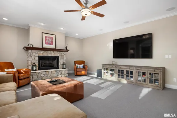 $995,000 | 919 Copperpoint Drive, Dunlap, IL 61525