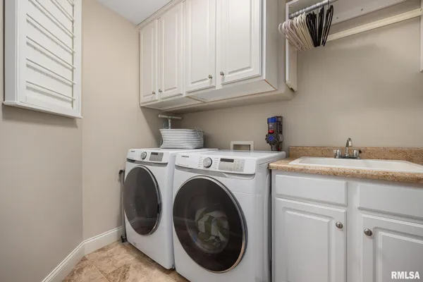 $995,000 | 919 Copperpoint Drive, Dunlap, IL 61525