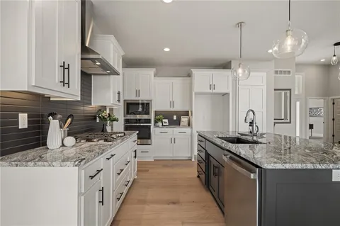 $667,900 | 25080 West 141st Terrace, Olathe, KS 66061